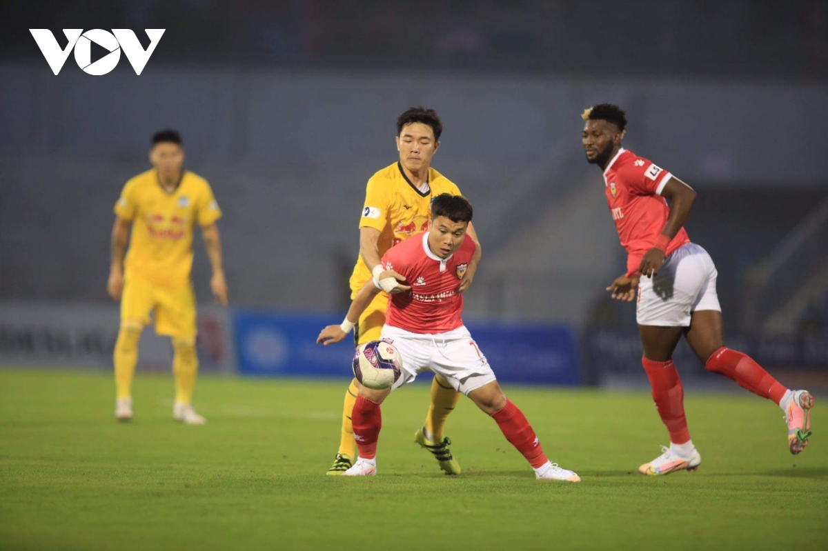 Chia điểm với Hà Tĩnh, HAGL lỡ cơ hội lên ngôi đầu V-League 2021
